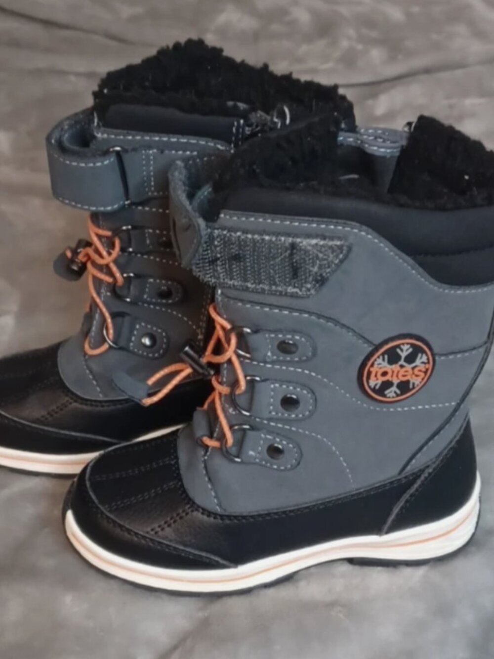 Totes Kids Boots Sz 13 Diamond 3M Insulate Water Resistant Faux Fur